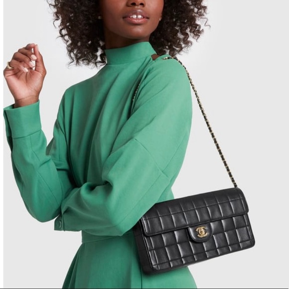 ISO authentic Chanel Chocolate Bar East/West bag - Picture 1 of 2